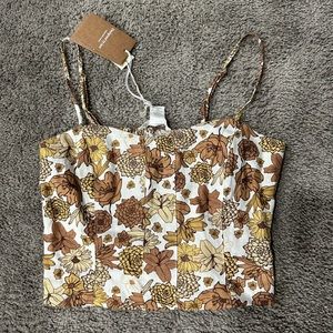 Floral cropped tank top